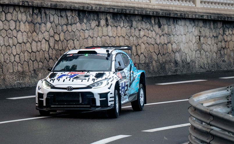 Toyota GR Yaris Rally2 H2 Concept na torze w Monako
