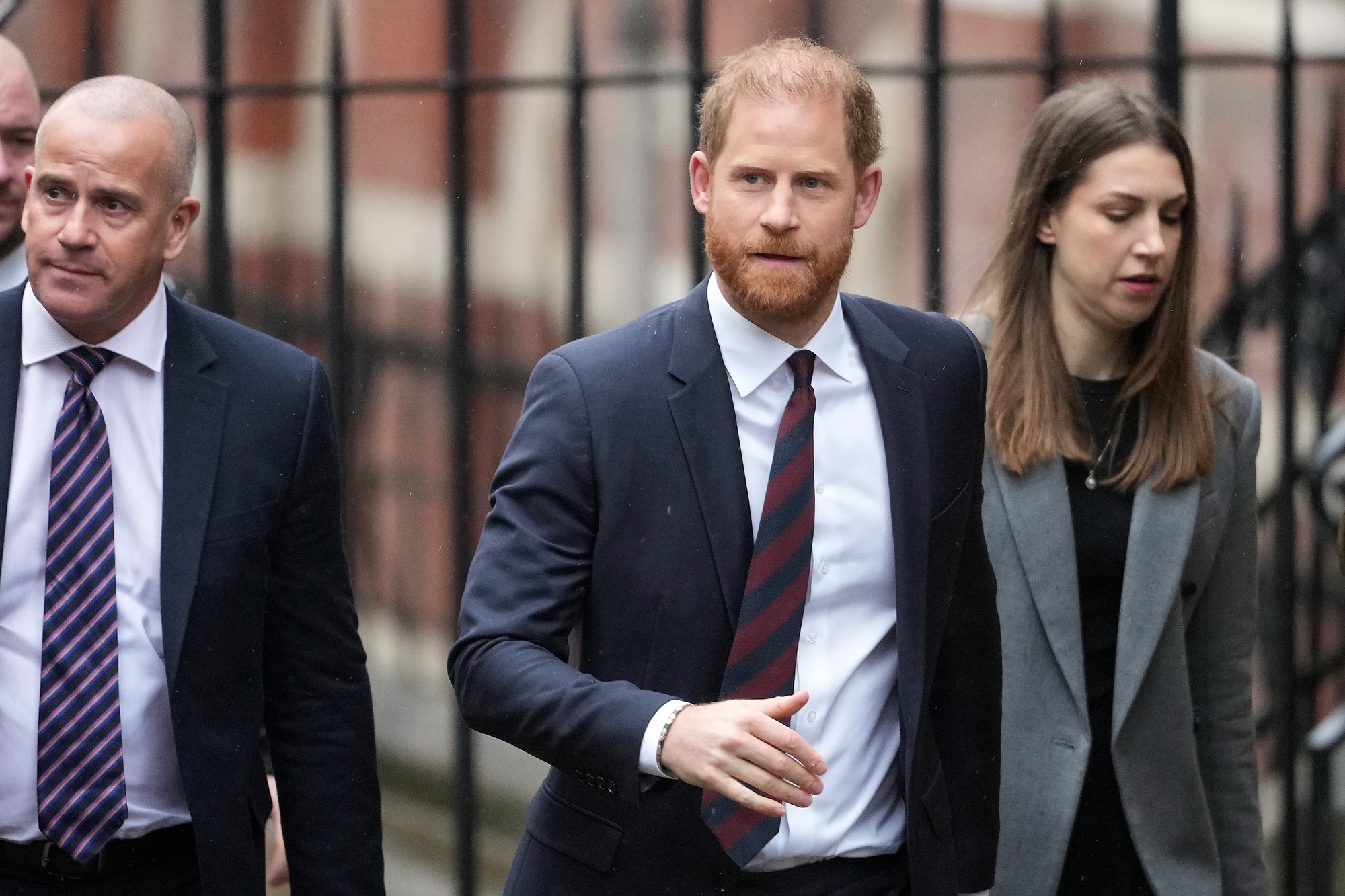 Britský princ Harry prichádza k londýnskemu Najvyššiemu súdu v Londýne, 21. januára 2026.