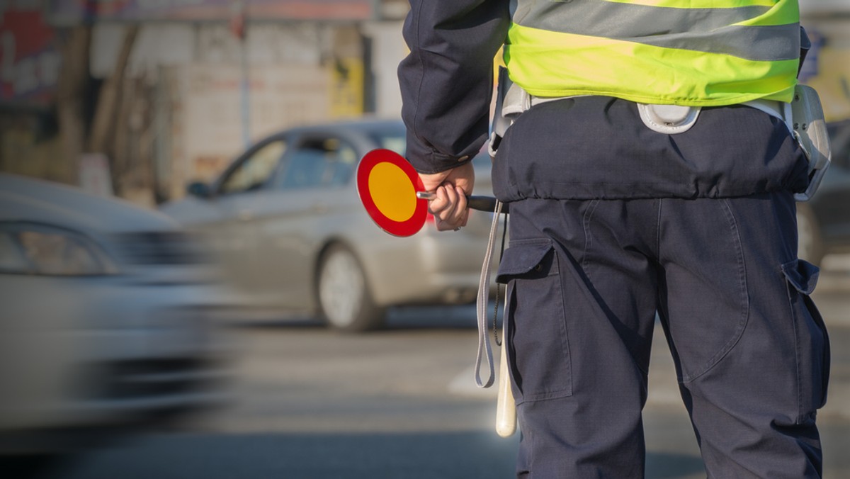 Warszawa: Dwie godziny na moście za brak prawa jazdy. Zaskakujący finał