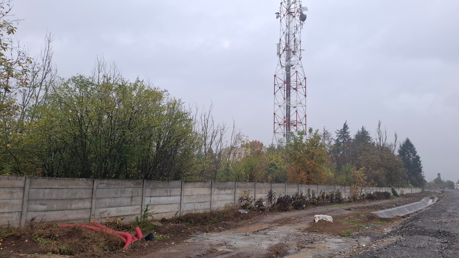 Cum a rămas Armata fără 300 de mii de metri pătrați de teren și construcții pe care se află un turn de comunicații strategice și cum mai ajunge astăzi la acesta