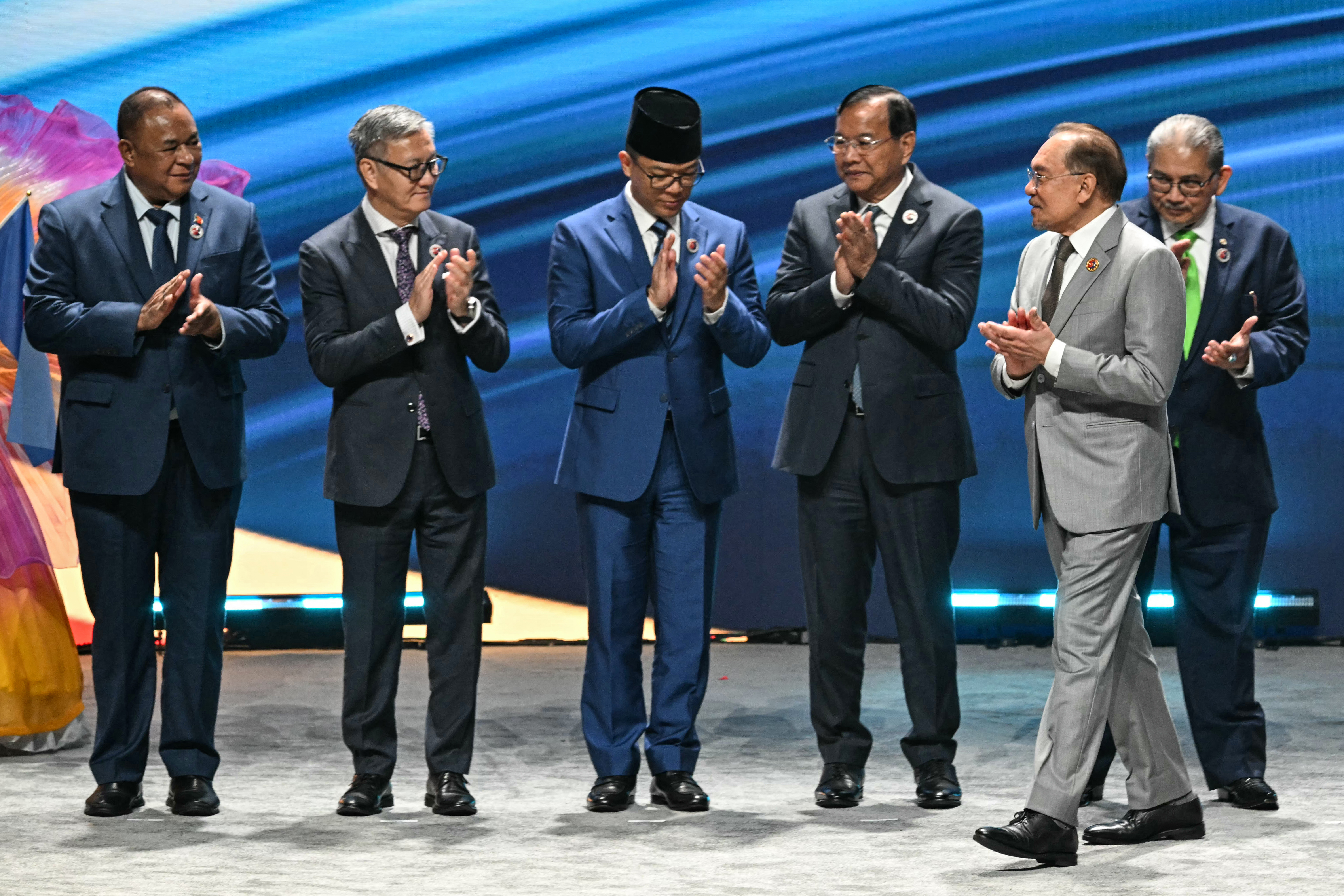 Malesia chiede negoziati tra Thailandia e Cambogia