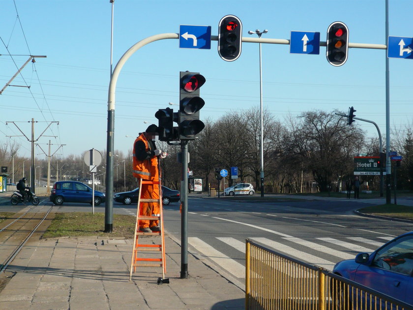 prace drogowe w godzinach szczytu w Łodzi zakorkowały trasę