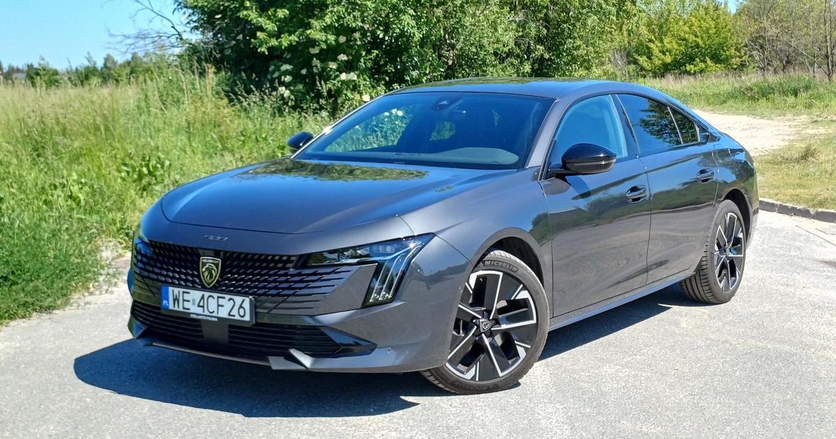  Peugeot 508 Hybrid. Mocno sportowa stylistyka to nie jedyny atut francuskiego auta