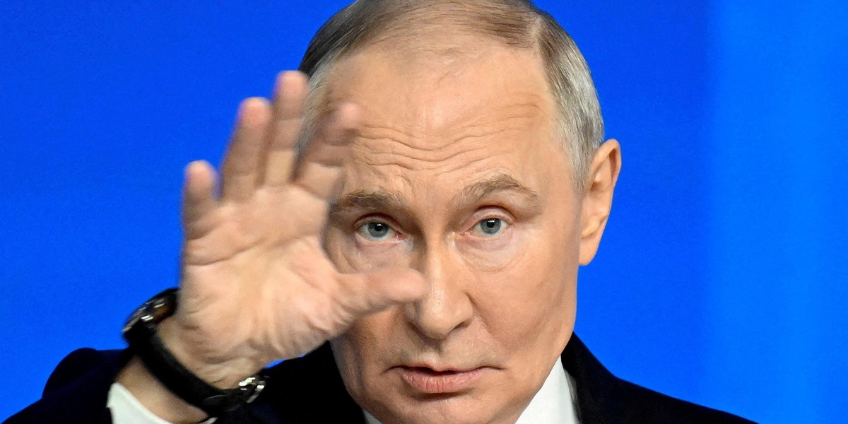 Na mocy dekretu prezydenta Rosji, rosyjskie spółki objęły tymczasowe zarządzanie nad polsko-amerykańskim oddziałem Canpack oraz duńskim Rockwool. 