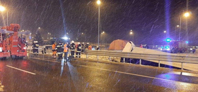 Wypadek autokaru Kaszycach. Jedna osoba nie żyje