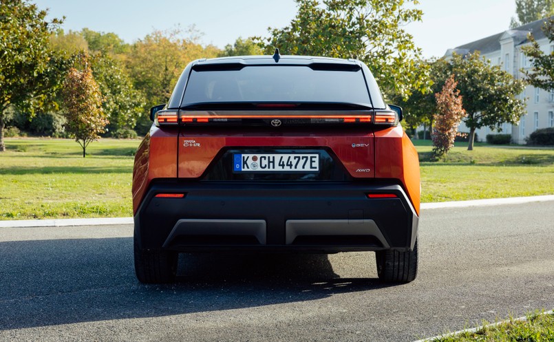 Nowa Toyota C-HR+