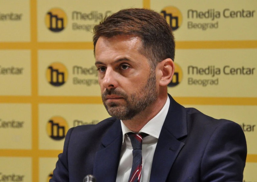 Visilios Proveleggios je rođen u Kosovskoj Mitrovici