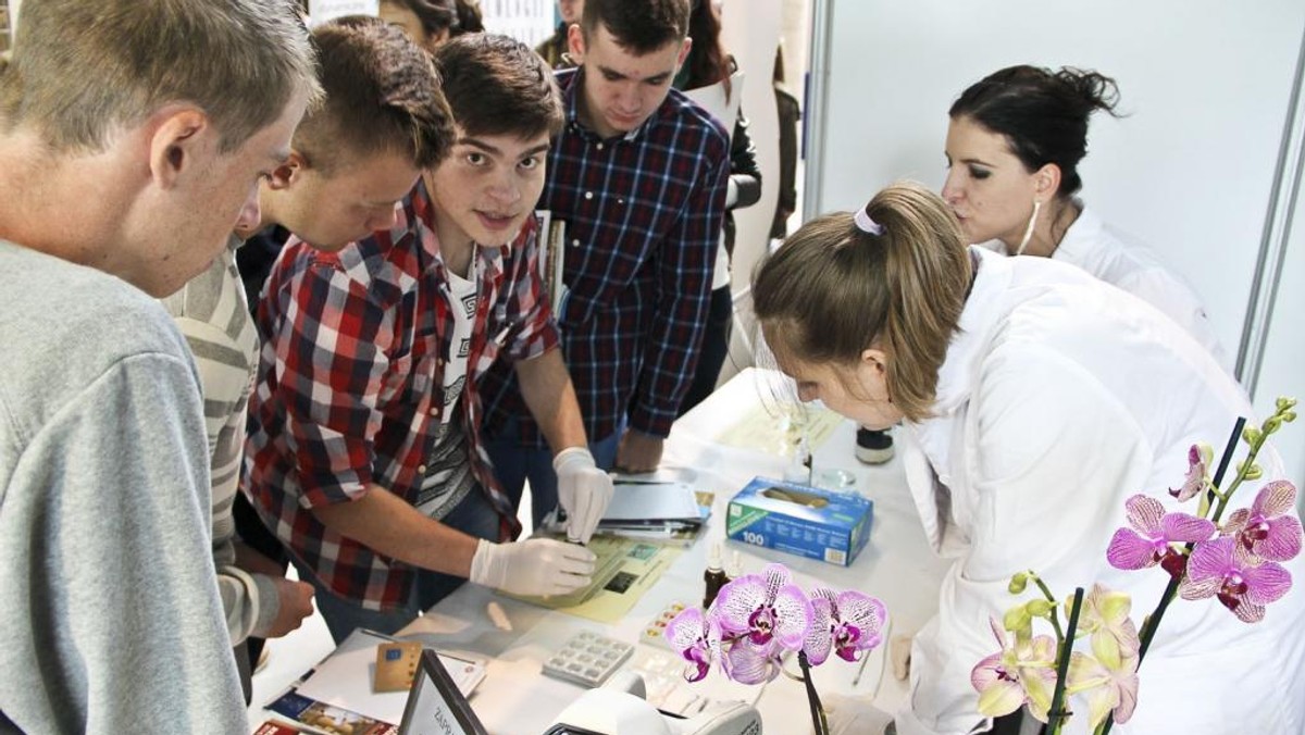 Już dzisiaj początek 14. edycji Podlaskiego Festiwalu Nauki i Sztuki, którym w tym roku koordynuje Uniwersytet w Białymstoku. Inauguracja odbędzie się na terenie kampusu UwB przy ul. Ciołkowskiego. Początek wieczornych atrakcji o godz. 17 w Uniwersyteckim Centrum Kultury.