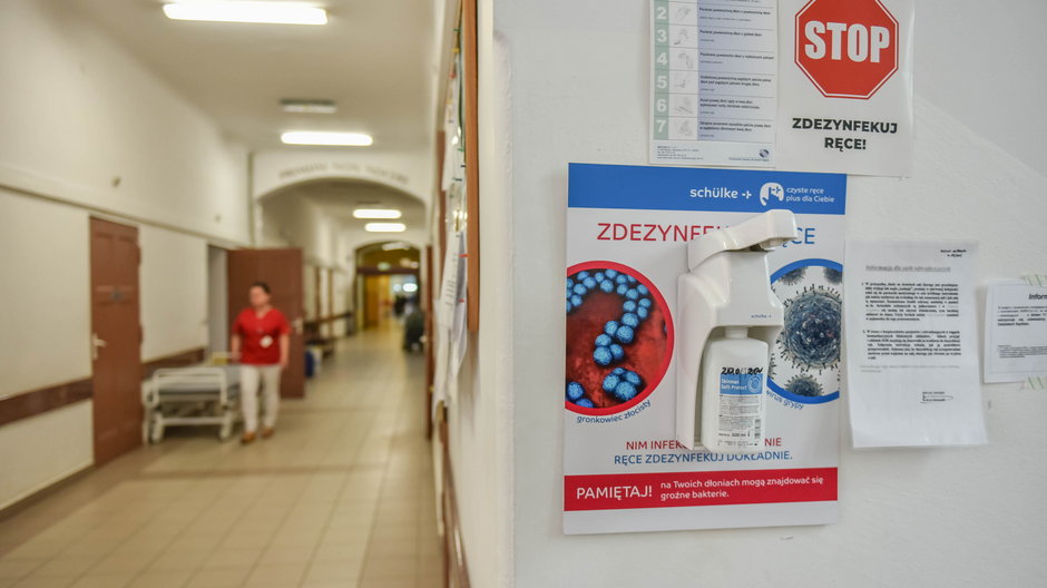 Trzy dni temu odnotowano 658 chorych, co było dobowym rekordem zakażeń w Polsce