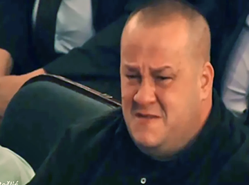 Dino Bešlić VAN SEBE nakon što mu je prišao ČOVEK IZ MASE na MAJČINOJ SAHRANI: Prisutni nemo stajali i posmatrali bolnu scenu! 