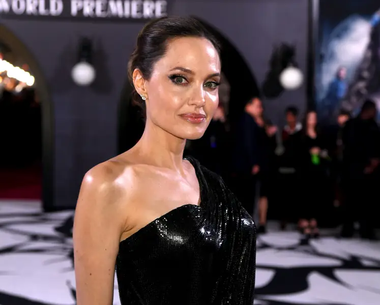 Angelina Jolie na premierze filmu &quot;Czarownica 2&quot; / Foto Kevin Winter / Getty Images