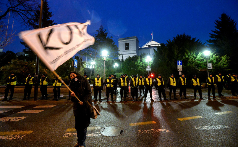 Policja blokuje dostęp do Sejmu