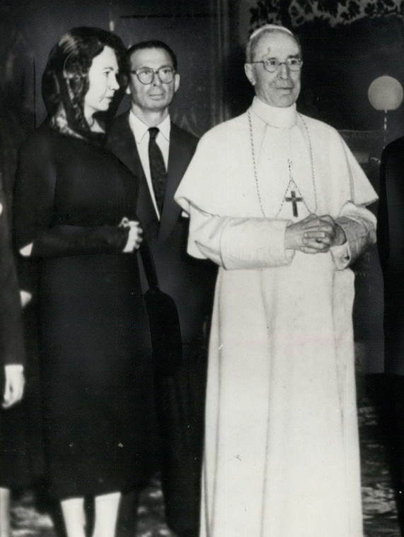 Doktor Max Jacobson, papież Pius XII i Cecile Demille, córka amerykańskiego filmowca