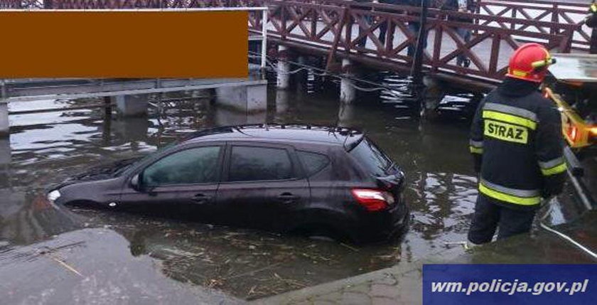 Nissan wjechał do jeziora. Jak do tego doszło?