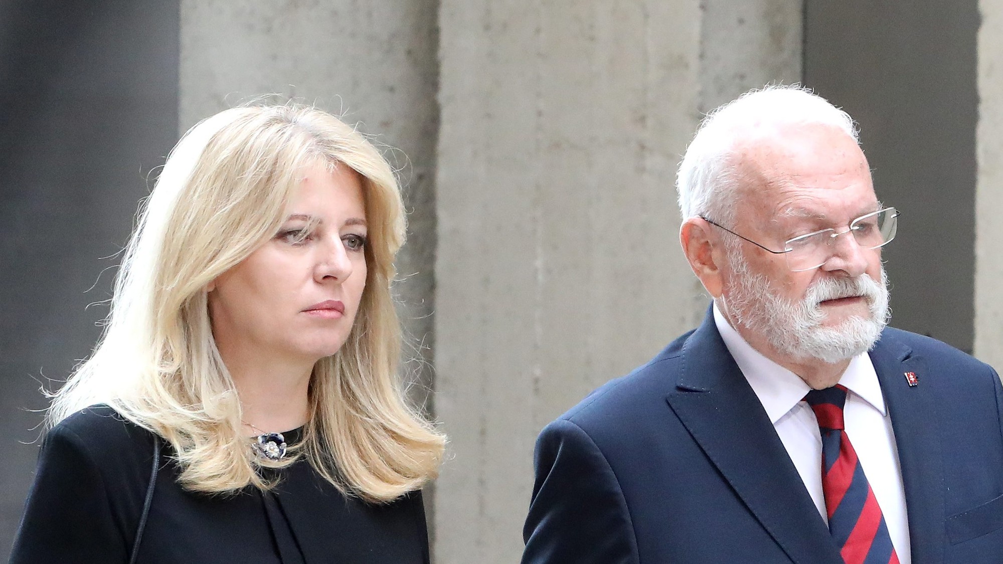 Exprezidenti Zuzana Čaputová a Ivan Gašparovič počas osláv 82. výročia SNP v Banskej Bystrici.