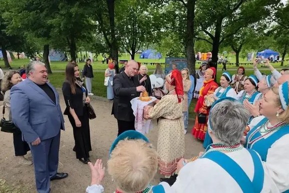 Delegacija Jagodine na čelu sa Palminim sinom bila u zvaničnoj poseti Sankt Peterburgu (FOTO)