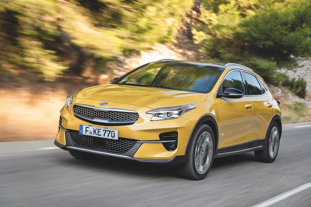 Kia XCeed. Crossover zbudowany na bazie Ceeda. na rynku od 2019 r. XCeed nie tylko naprawdę dobrze wygląda, lecz także jest praktyczny, dobrze wyposażony i atrakcyjnie wyceniony. 