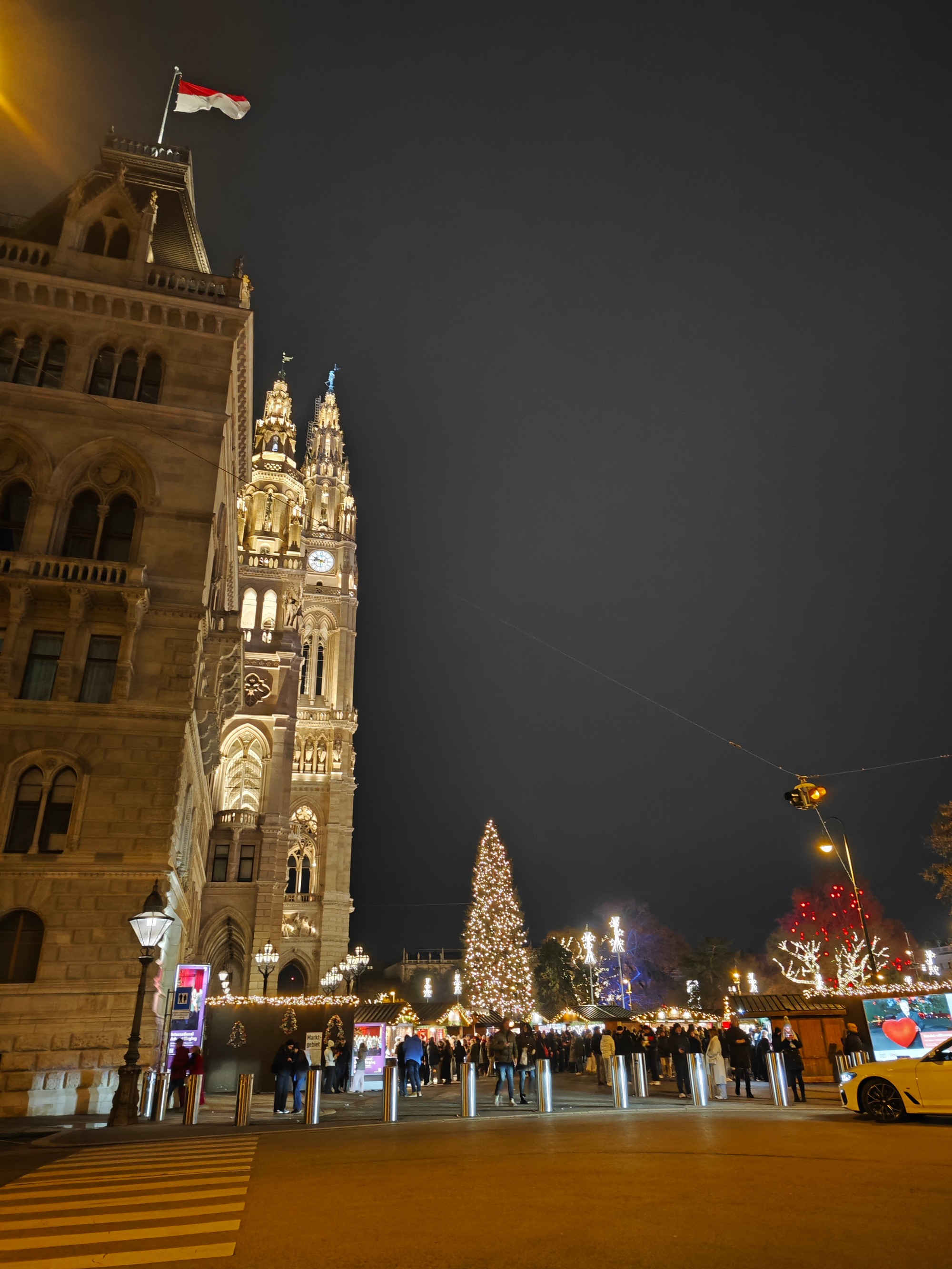 Čitateľ Patrik navštívil vianočné trhy na Rathausplatzi.