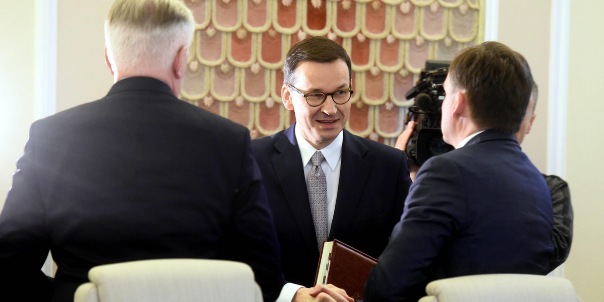 Mateusz Morawiecki na posiedzeniu rządu