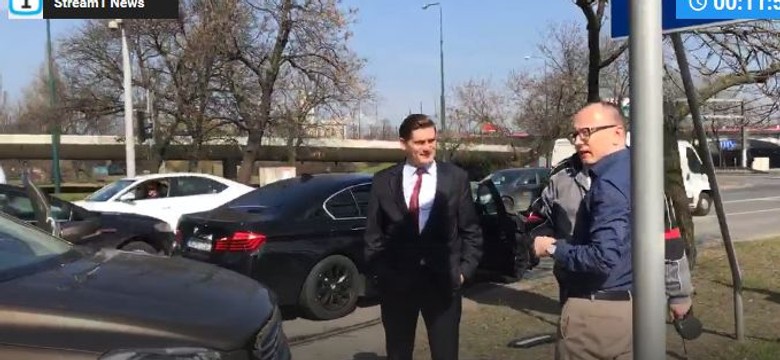 Kolejne BMW rozbite. Tym razem na pokładzie wiceminister Bartosz Kownacki [amatorskie WIDEO]