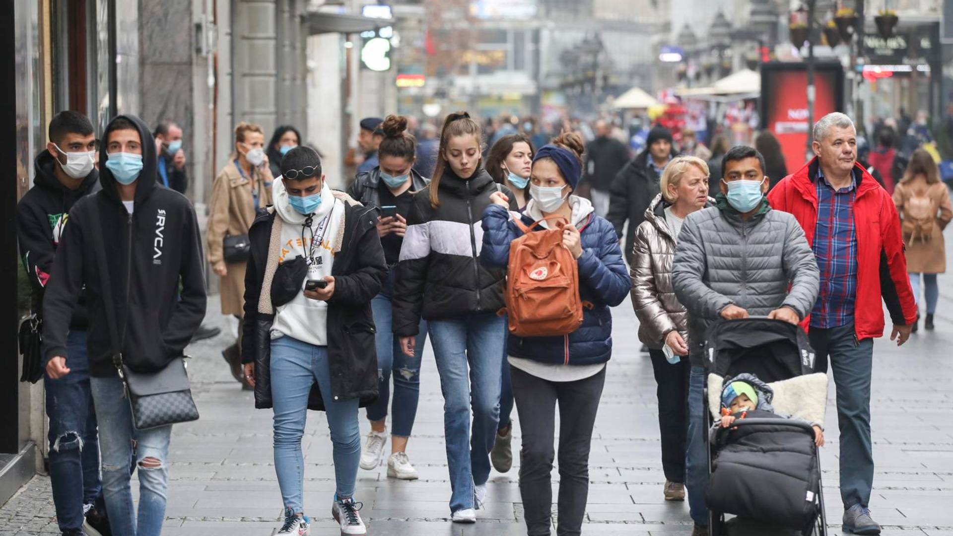 Broj novoobolelih opet blizu 8.000, Kon upozorava da će biti gore oko Nove godine