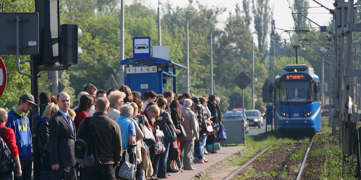 tłok w autobusach 