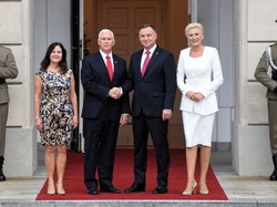 Przebieranki nie pomogły. Karen Pence nie miała szans w stylowym starciu z Agatą Dudą. FOTO