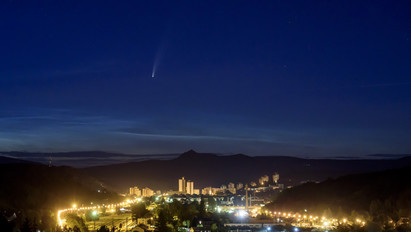 Így nézett ki ma hajnalban a Magyarországról is szabad szemmel látható üstökös – fotók