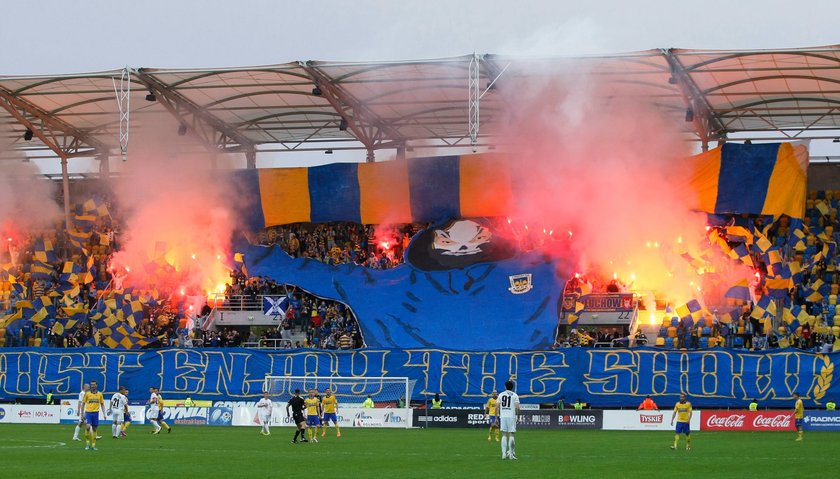 Trzy trybuny zamknięte na stadionie w Gdyni