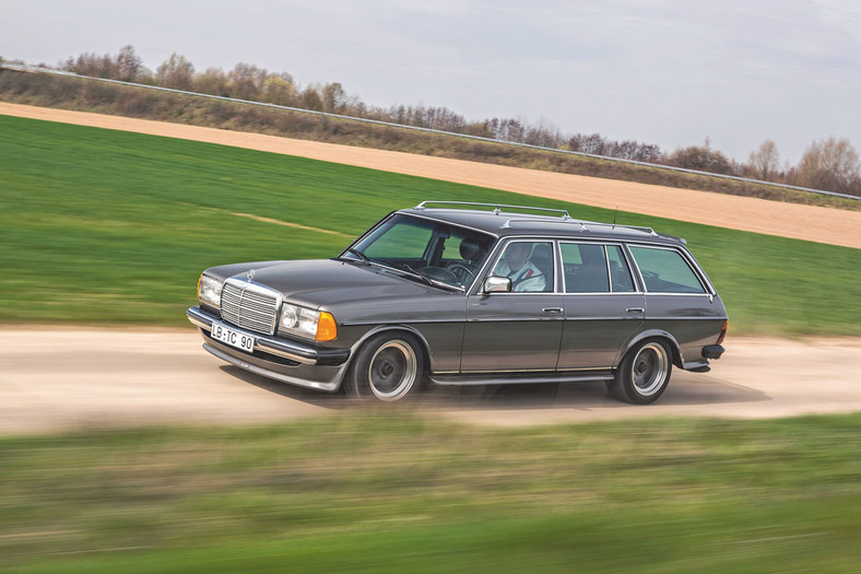 Mercedes 280 TE AMG - zaproszenie do sportu