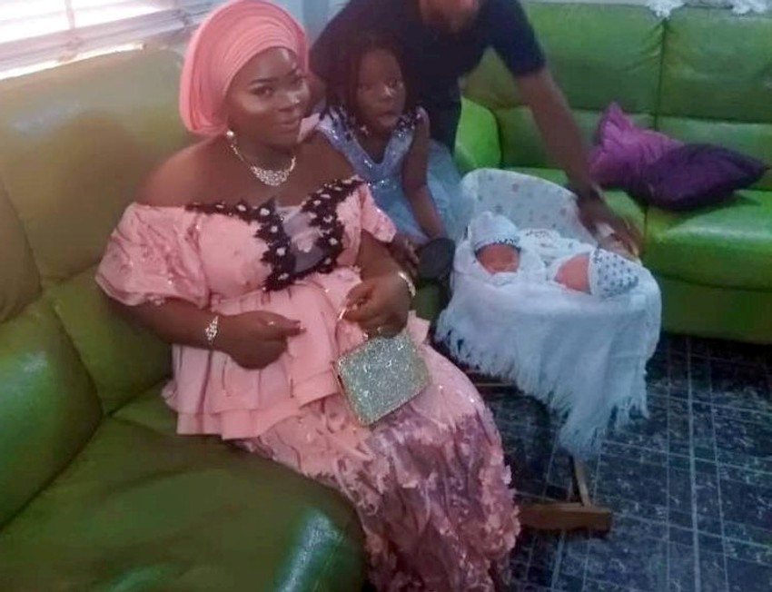 Mama Stejsi sa svojim dečacima