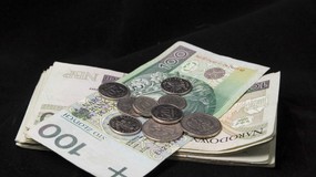 1300 plus zamiast 13. i 14. emerytury? MF ujawnia gigantyczny koszt BDP