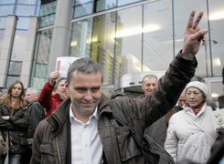 Gmyz sam się lustruje. 'Miałem dziadka w Afrika Korps'