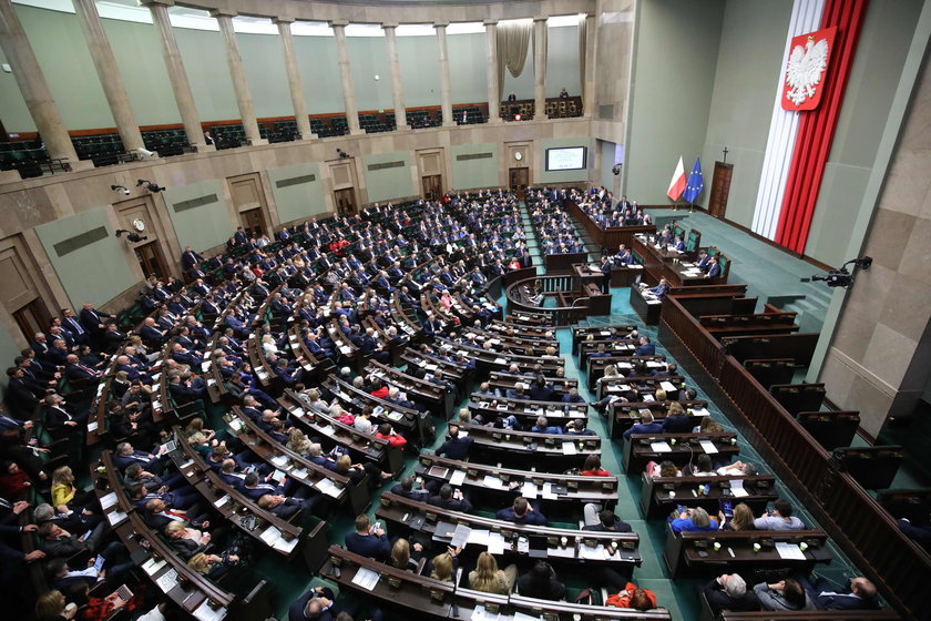 Miliony na nowe maszynki do Sejmu