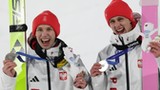 Tomasiak i Wąsek na podium w konkursie duetów. Trzeci medal polskich skoczków narciarskich na igrzyskach olimpijskich