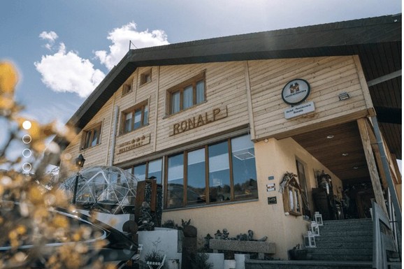 Vlasnik ovog prelepog hotela daje nagradu od 100.000 evra ako mu pronađete kupca: Pare ležu na račun čim se potpiše ugovor