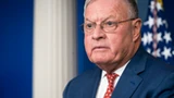 CNN ujawnia: Generał Kellogg był w drodze do Polski w momencie incydentu z dronami Rosji