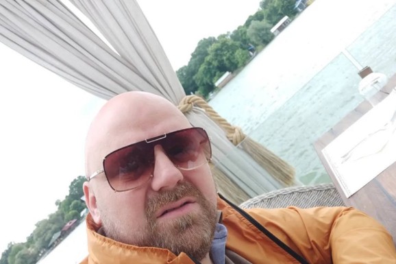 Pevač slomljen zbog smrti pevačice Marijane Tomić koja je umrla u 39. godini: Podelio njenu fotografiju, tuga i bol