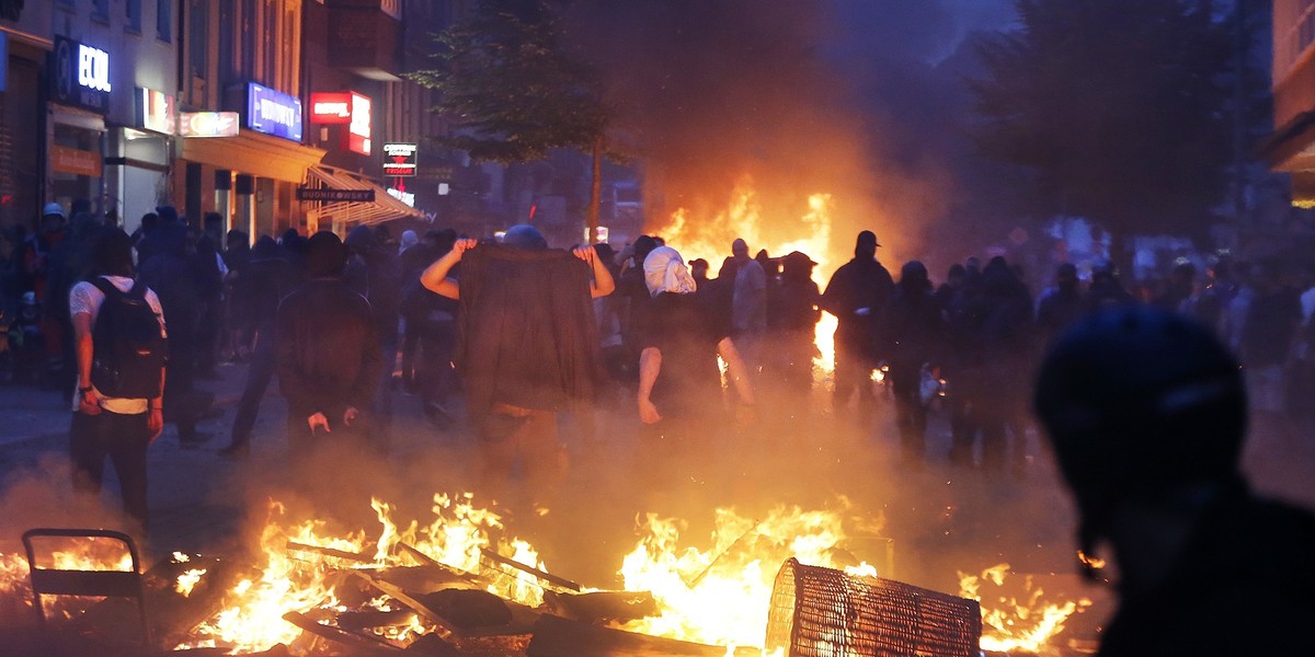 Zamieszki wywołane przez antyglobalistów w trakcie szczytu G20 w Hamburgu