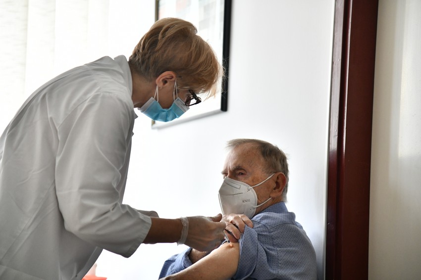 Vakcinacija najstarijih sugrađana u Domu zdravlja "Palilula"