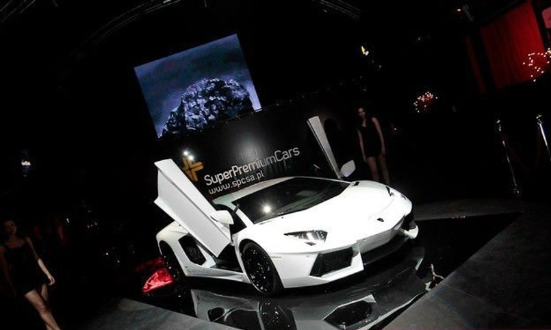 Polska firma Super Premium Cars S.A. (SPC) otrzymała podpisaną umowę na sprzedaż unikatowego samochodu Lamborghini Aventador LP 700-4