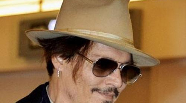Balesetet szenvedett Johnny Depp