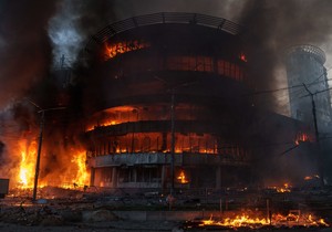Tržni centar u Kijevu gori nakon ruskog napada 24. maja