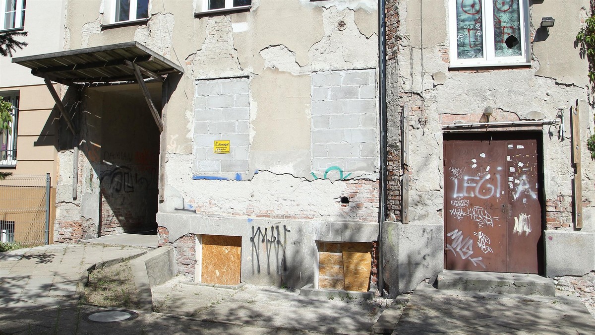 Warsaw. « A man, 16 years old, breathes hard, blue. » Dramatic intervention