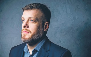 Zandberg: Europa będzie albo socjalna, albo żadna. My, Polacy, na wolnoamerykance nie zyskamy [WYWIAD]