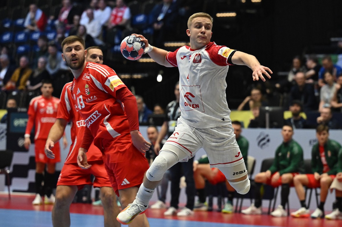 ME piłkarzy ręcznych. Zgodnie z przewidywaniami. Polacy zaczęli od porażki z Węgrami