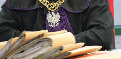 Matka uderzyła córeczką o ścianę? Stanęła przed sądem