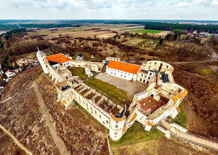 Zespół zamkowy w Janowcu nad Wisłą jest jednym z najciekawszych tego typu w Polsce