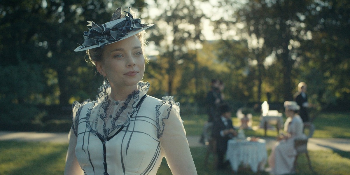 Kamila Urzędowska jako Izabela Łęcka w filmie "Lalka"