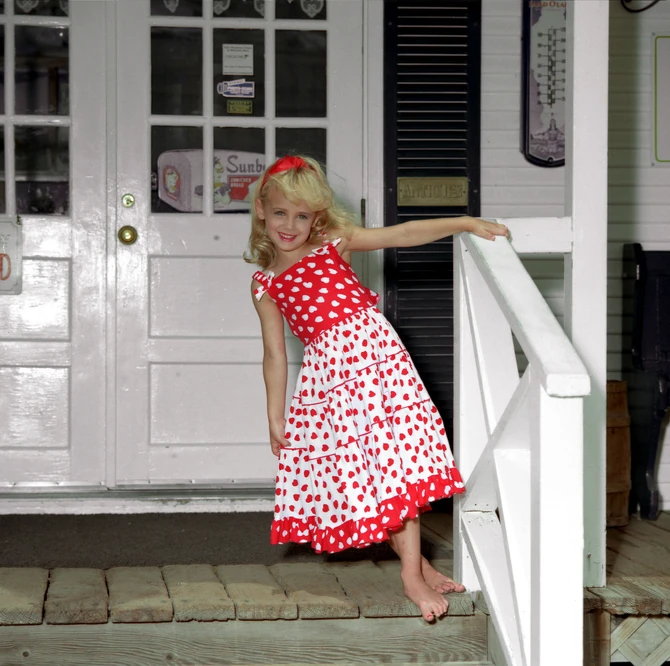 Decenijama kruže različite teorije zavere o smrti male misice